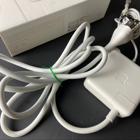 60w MagSafe Power Adapter Genuine Apple - Picture 3 of 11
